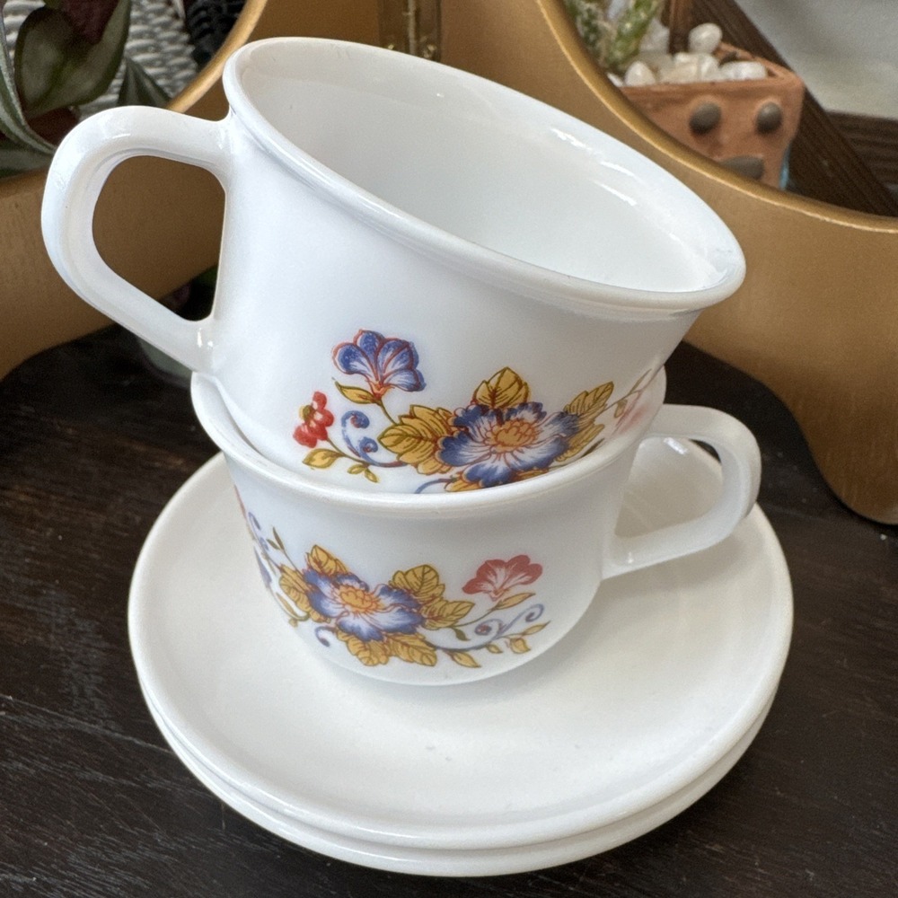 Arcopal France Provincial Tea Cups‎ Saucers Set Of 2